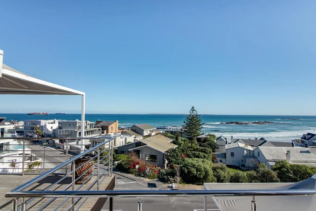 Blaauw Village Guest House Bloubergstrand