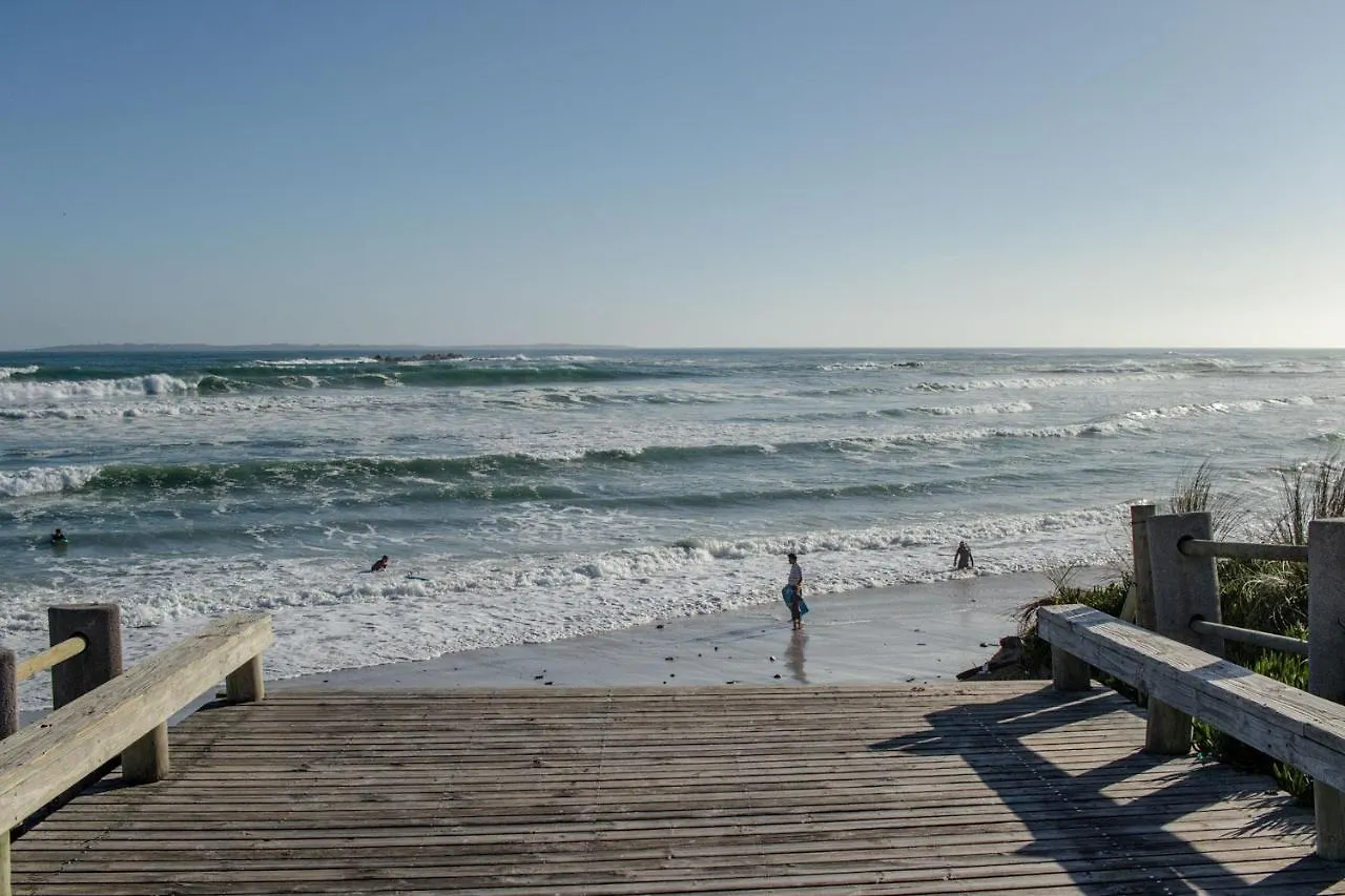 Blaauw Village Guest House Bloubergstrand