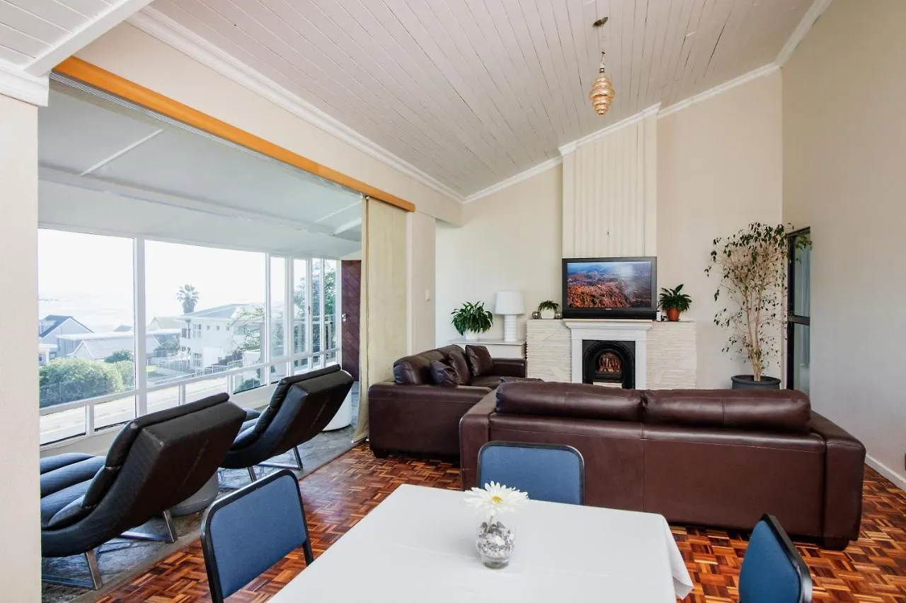 Blaauw Village Guest House Bloubergstrand