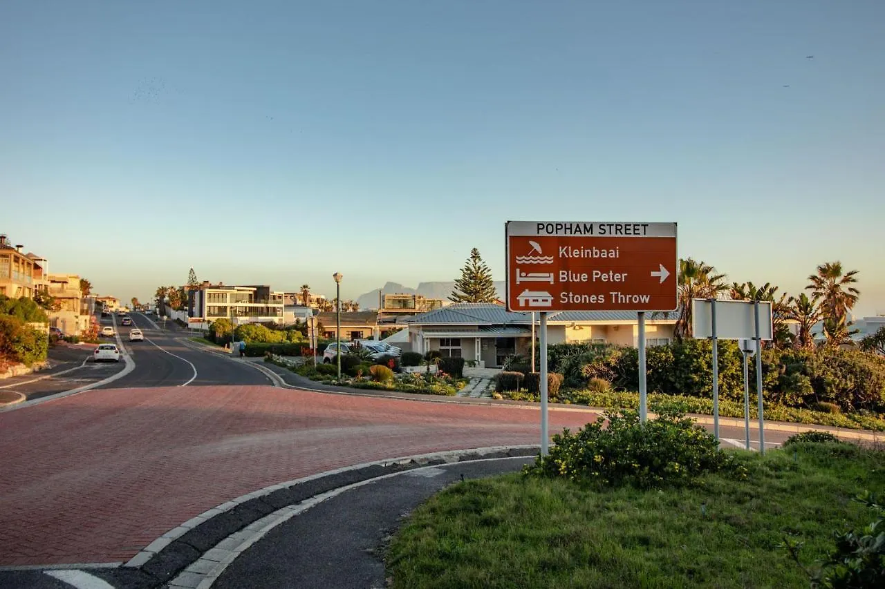 Blaauw Village Guest House Bloubergstrand 4*,