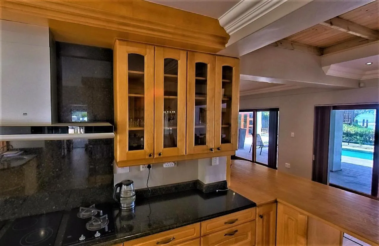 Blaauw Village Guest House Bloubergstrand
